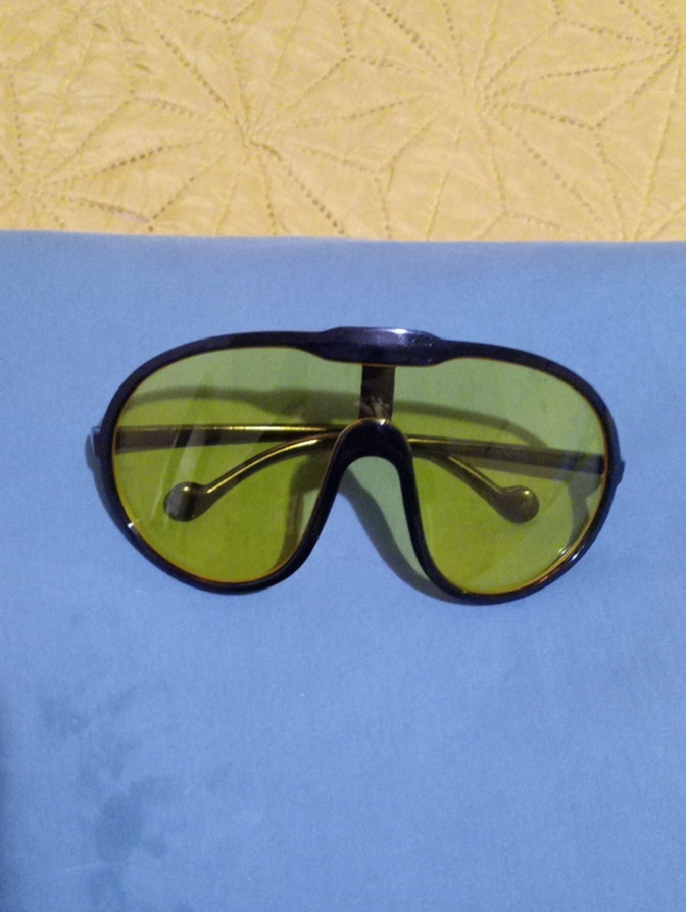Retro Shield Sunglasses with Yellow Lenses
